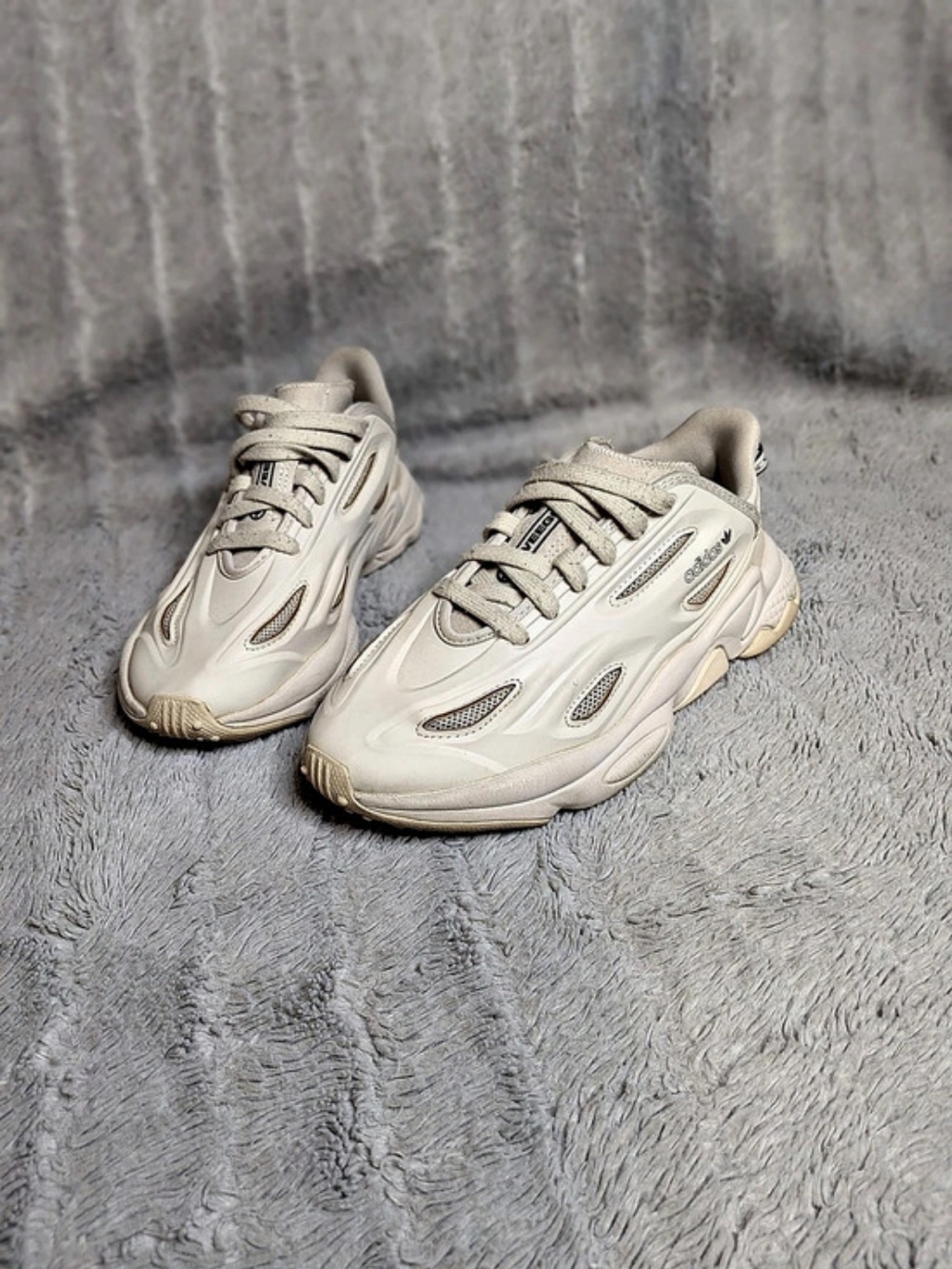 adidas Ozweego White Sneakers Big Boys US Size 6